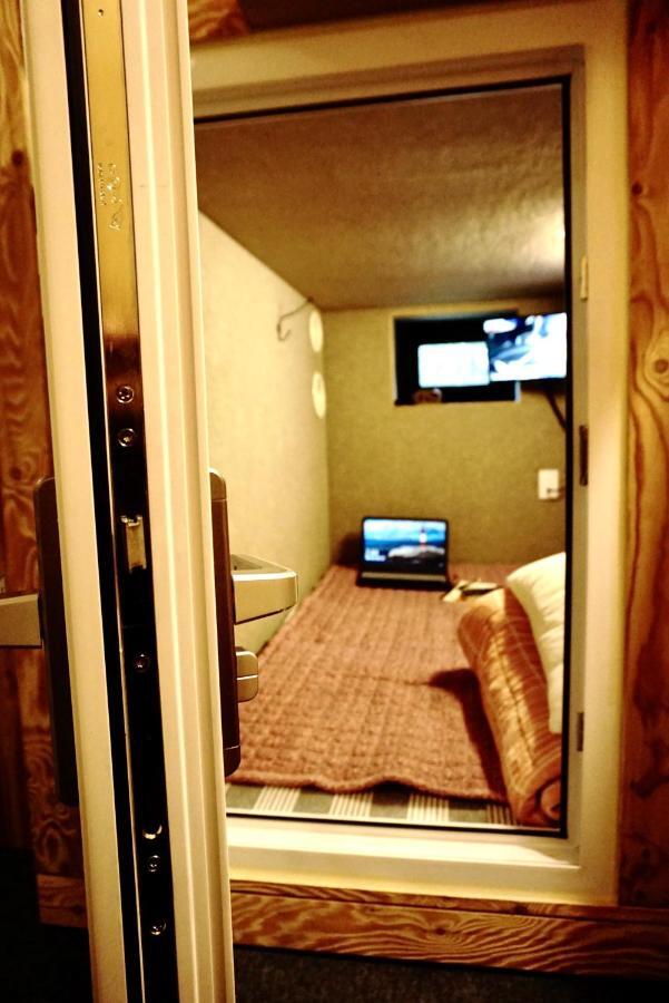 Hostel Capsule M *