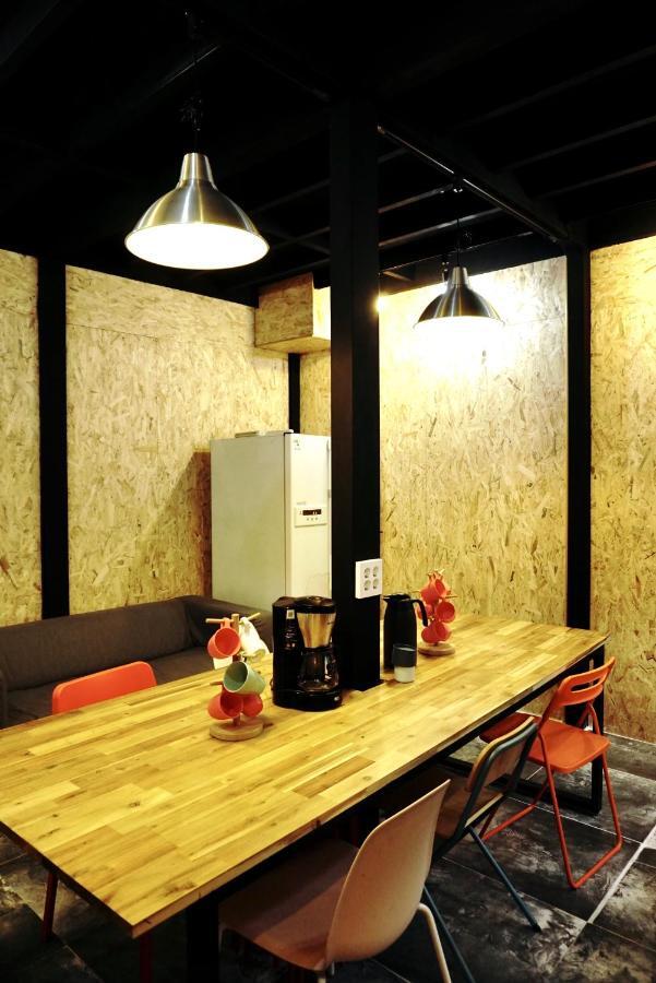 Capsule M Hostel *